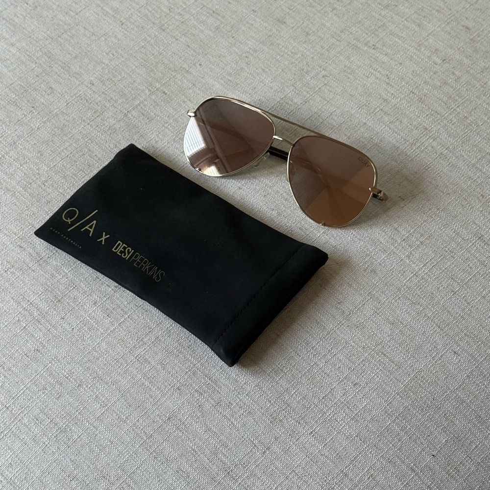 Quay Australia Aviator Sunglasses with Case